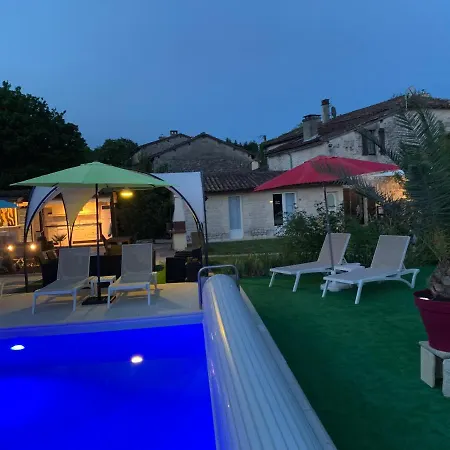 Naturiste Le Jardin Des Hirondelles