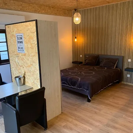 Naturiste Le Jardin Des Hirondelles