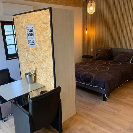 Naturiste Le Jardin Des Hirondelles Panzió Blanzaguet-Saint-Cybard