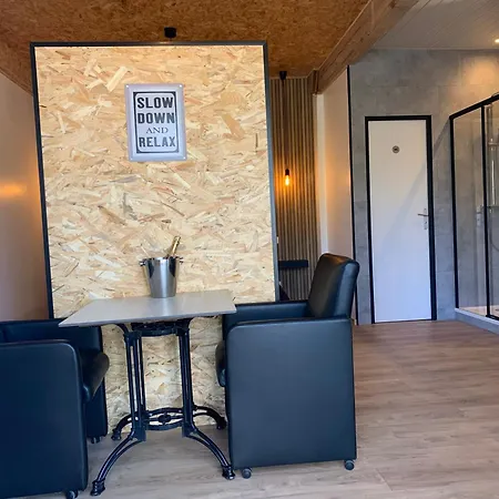 Naturiste Le Jardin Des Hirondelles