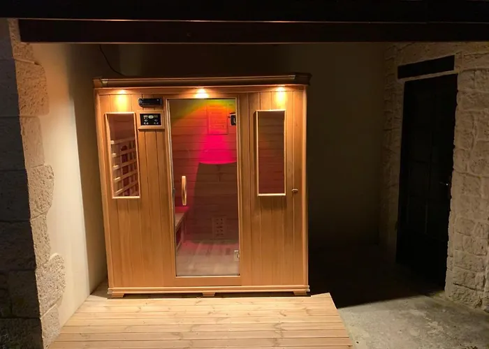 Bed & Breakfast Naturiste Le Jardin Des Hirondelles 3*