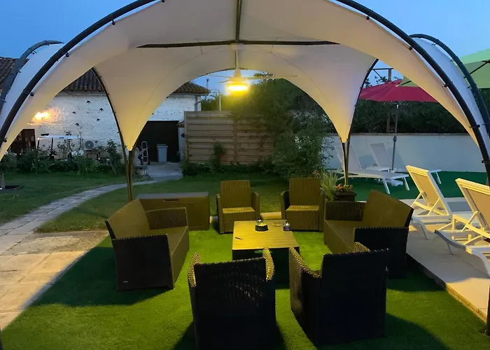 Naturiste Le Jardin Des Hirondelles Bed & Breakfast