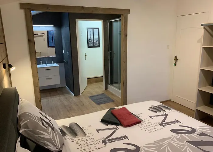 Naturiste Le Jardin Des Hirondelles 3*