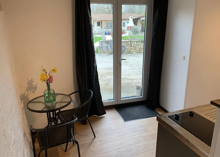 Naturiste Le Jardin Des Hirondelles Blanzaguet-Saint-Cybard