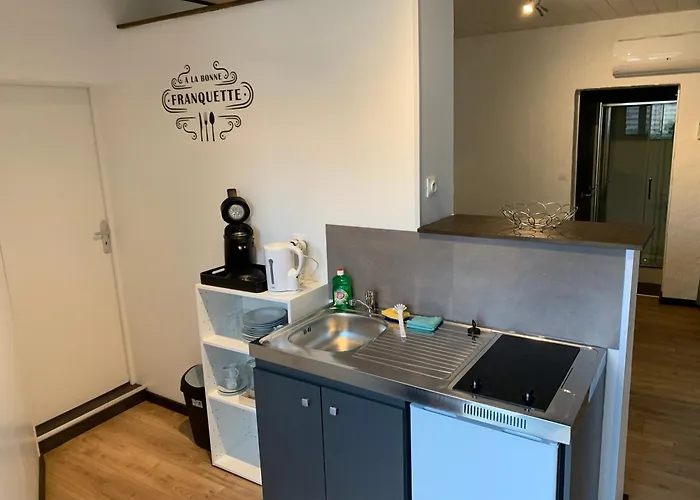 Naturiste Le Jardin Des Hirondelles Bed & Breakfast 3*