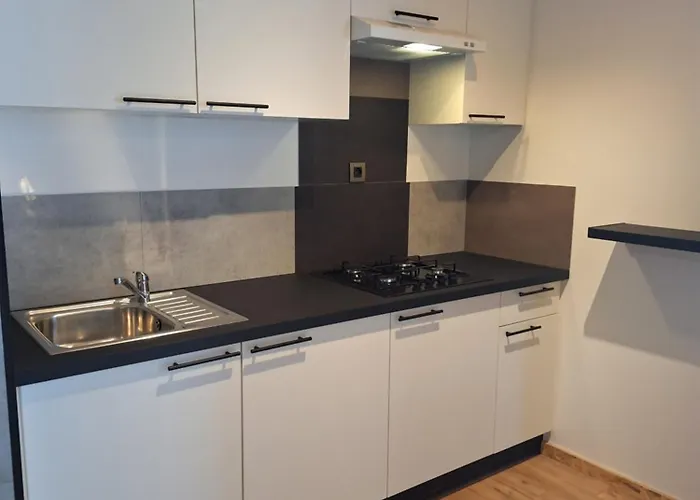 Naturiste Le Jardin Des Hirondelles Bed & Breakfast 3*