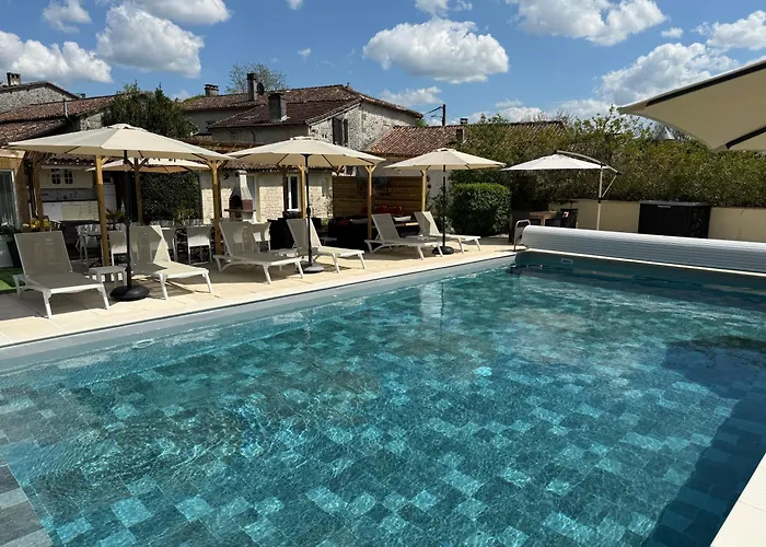 Naturiste Le Jardin Des Hirondelles 3* Blanzaguet-Saint-Cybard