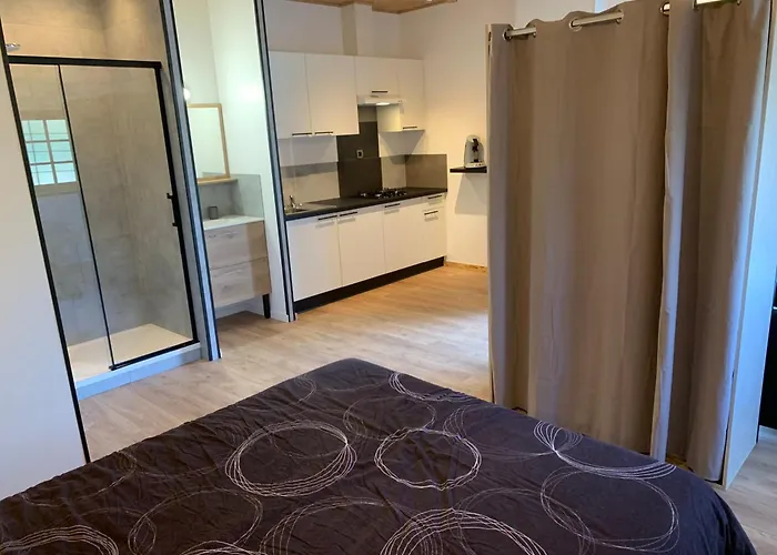 Naturiste Le Jardin Des Hirondelles