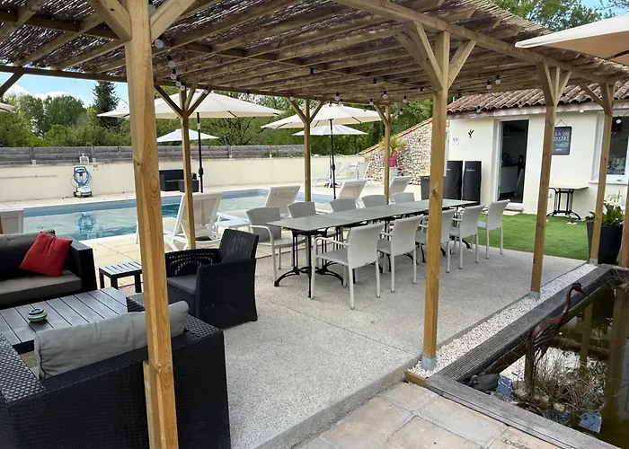 Naturiste Le Jardin Des Hirondelles Bed & Breakfast 3*